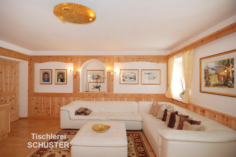 Wohnzimmer in Zirbe - image 01